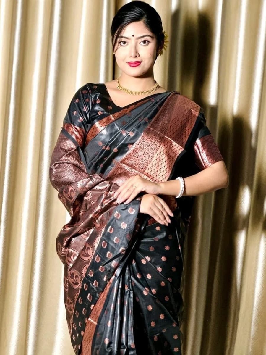 Black katan saree combo — image 2